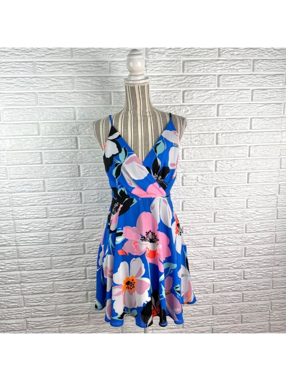 Express Blue Sleeveless Floral Print Mini Dress V-Neck Wrap Bodice Size Small